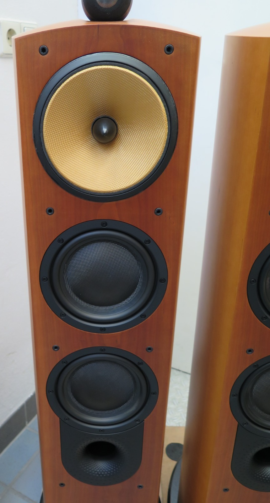  B&W Nautilus 804 Highend Stand-Lautsprecher mit Granitsockel