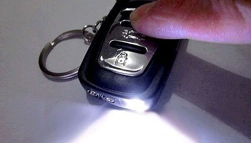 Audi Auto Feuerzeug Sturmfeuerzeug Fan Geschenk Taschenlampe