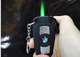 BMW Feuerzeug Sturmfeuerzeug Fan Geschenk für Auto Lieberhaber mit Taschenlampe