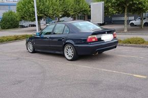 BMW e 39,  mit M-Paket, JG. 1997, tiefergelegt und verbreitert im Fzg.Ausweis eigetragen