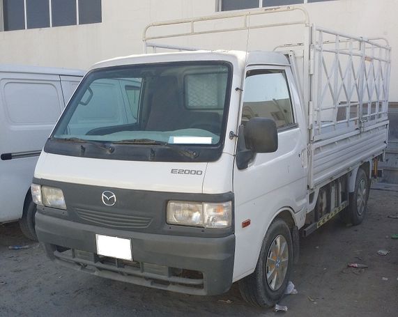 MAZDA E 2000 Bus / Lieferwagen oder Pick up