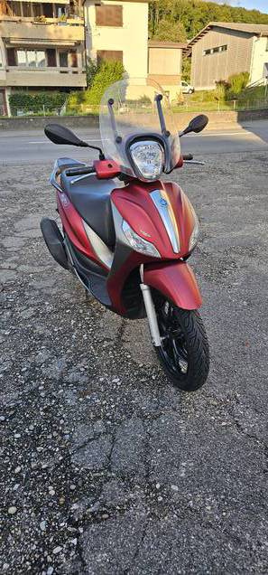Piaggio Medley 125ccm ABS(Frisch MFK 14.10.25) 2019 Jahrgang Véhicules 2 Piaggio Medley 125ccm ABS(Frisch MFK 14.10.25) 2019 Jahrgang