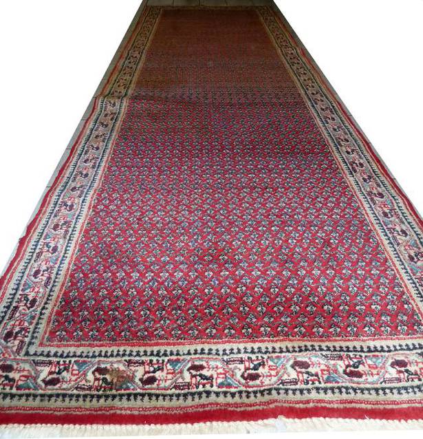 Sarough Teppich Iran 350 x 108 cm rot - beige