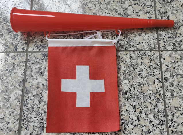 Schweiz Trompete mit Flagge Trte Hopp Schwiiz Fan Accessoire Fussball Hockey Eishockey WM EM Fanartikel Switzerland Suisse Svizzera Support Stadion