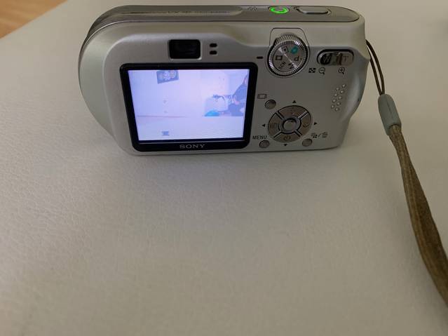 Sony Cybershot DSC-DSCP200 7,2 MP Digitalkamera 