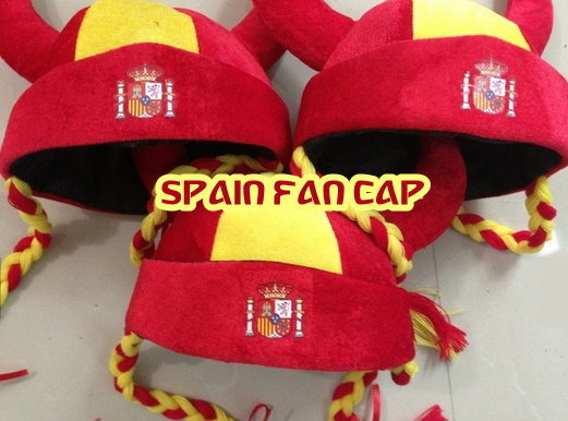 Spanien Espania Fan Kappe Mütze Hut Wikinger Helm Zöpfen Fussball WM EM Fanshop