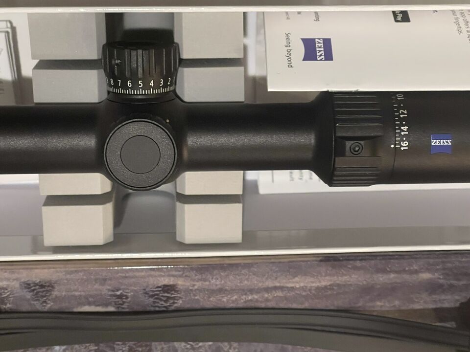 Zeiss Conquest V4 4-16x44 Zielfernrohr mit Absehen Nr. 64