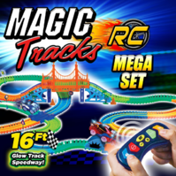 Magic Tracks RC Racer Mega Set inkl. 2 Autos LED Rennbahn Leuchtet im Dunkeln Kinder Kinderzimmer Spielzeug Neuheit Weihnachten Geschenk