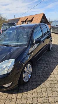 
<br>Ford Fiesta 1.6 16V spezial Edition Mahara 
<br>101 PS / 74 kW 
<br>Rund 167’500 km
<br>Erste 